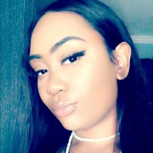 Meet your Posher, Lequia